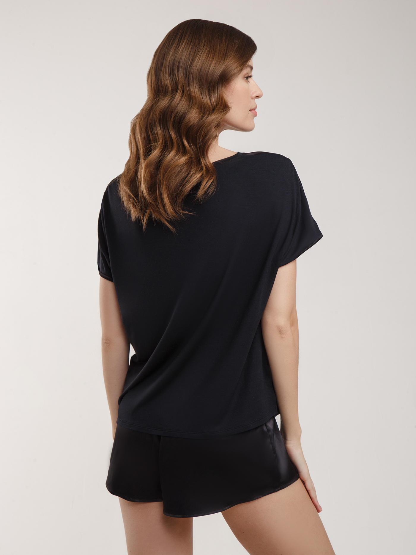 Футболка Черный 2819F3421 | фото 2